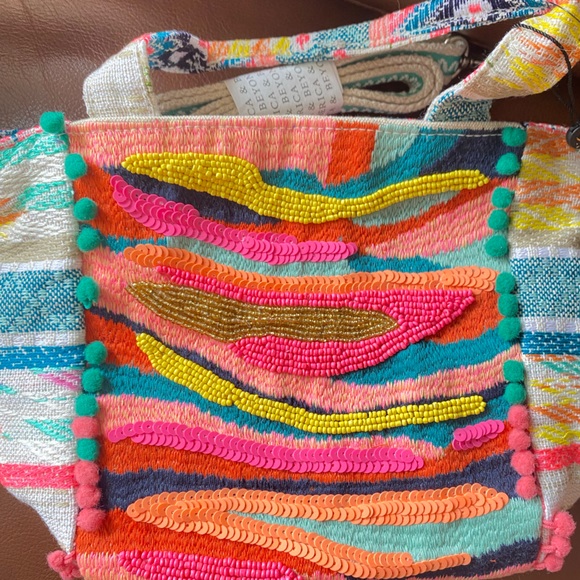 America & Beyond Daphne Small Tote NWT - Picture 4 of 9